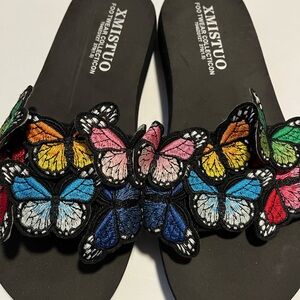 Women's Butterfly Embellished Sandals - Multicolor